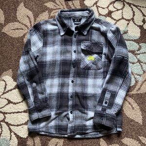 MUST GO boys' nike skateboarding button up flannel